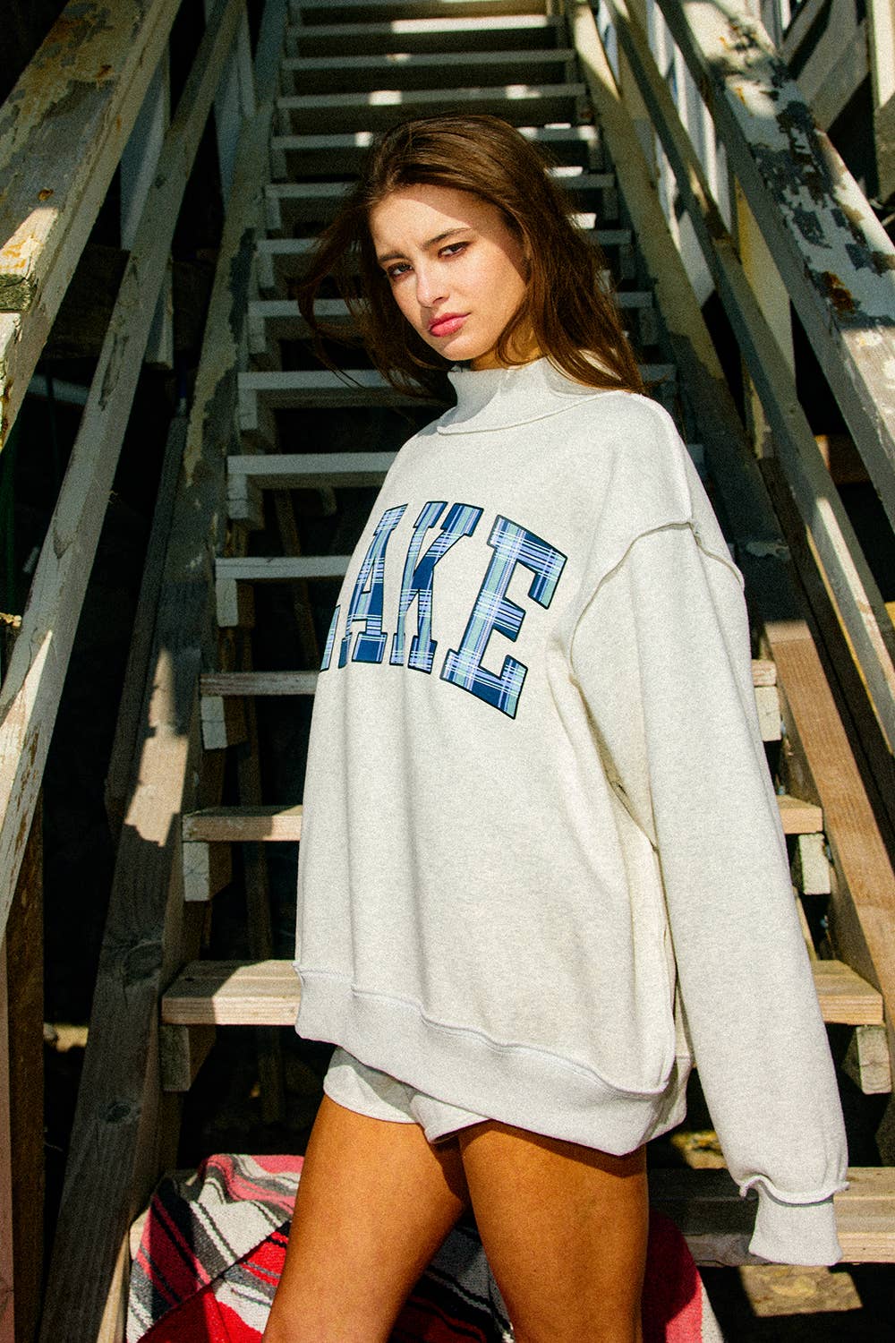 Bucketlist 'LAKE & MOUNTAIN' Mock-neck Sweatshirt