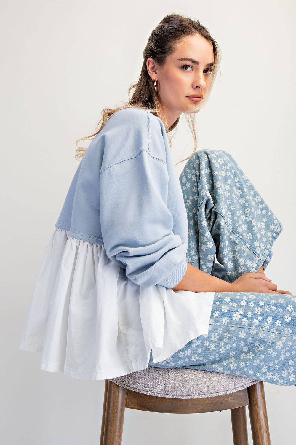 Oversized Sweatshirt Top with Pleated Skirt Hem