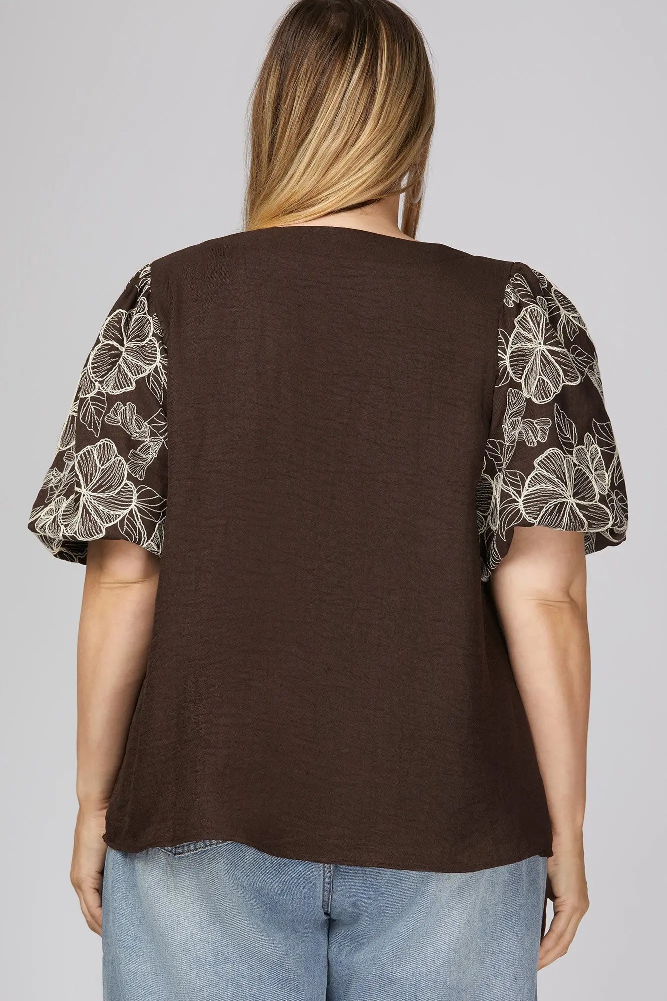 EMBROIDERED PUFF SLEEVE BLOUSE