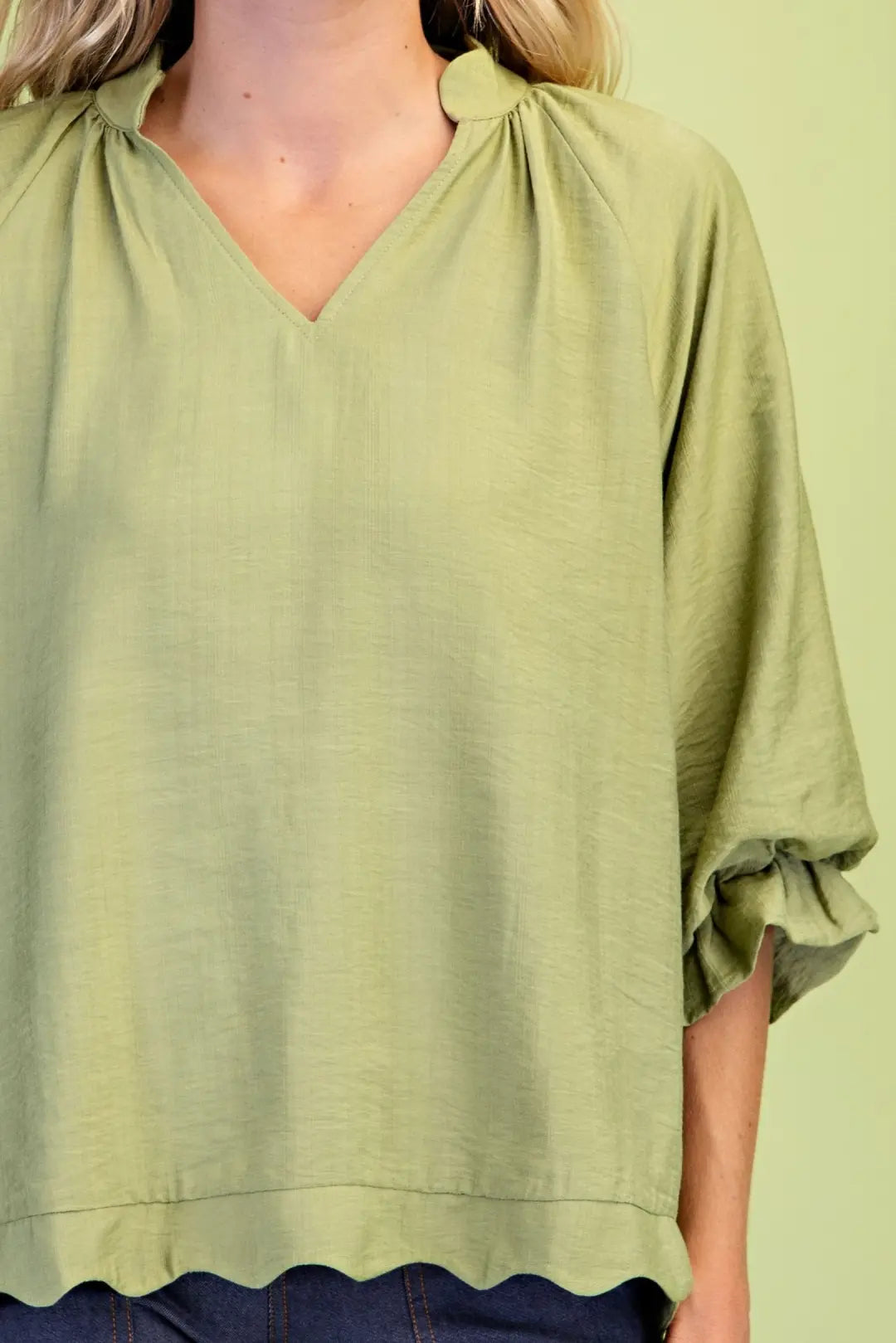 GiGiO Scalloped V-Neck Balloon Sleeve Blouse