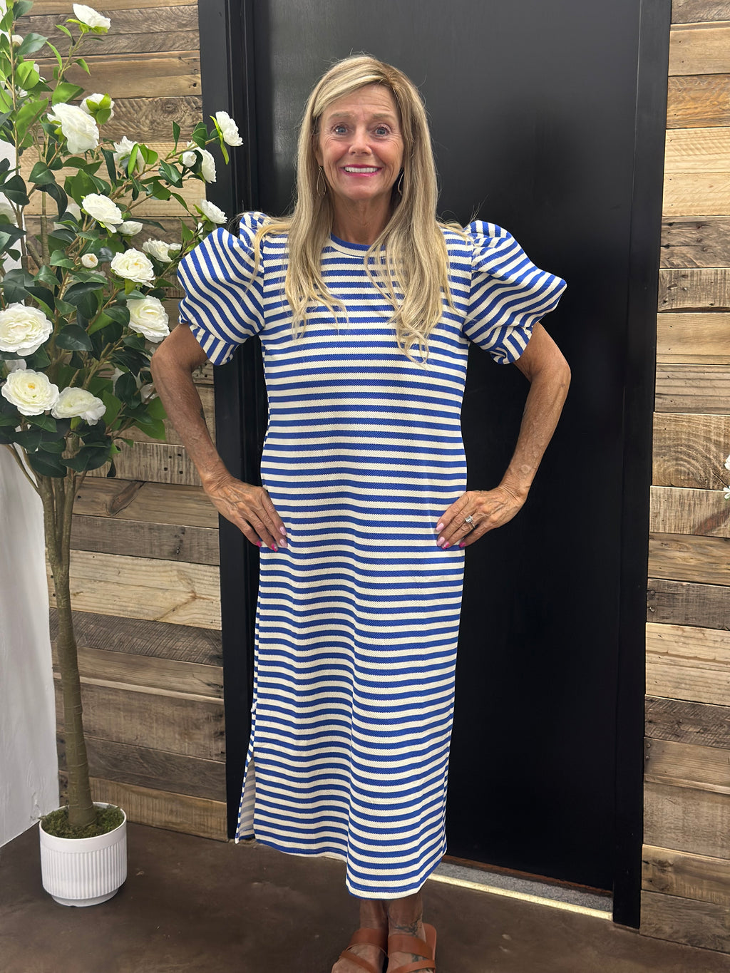 Glam Round Neck Puff Short Sleeve Midi Dress with Side Pockets