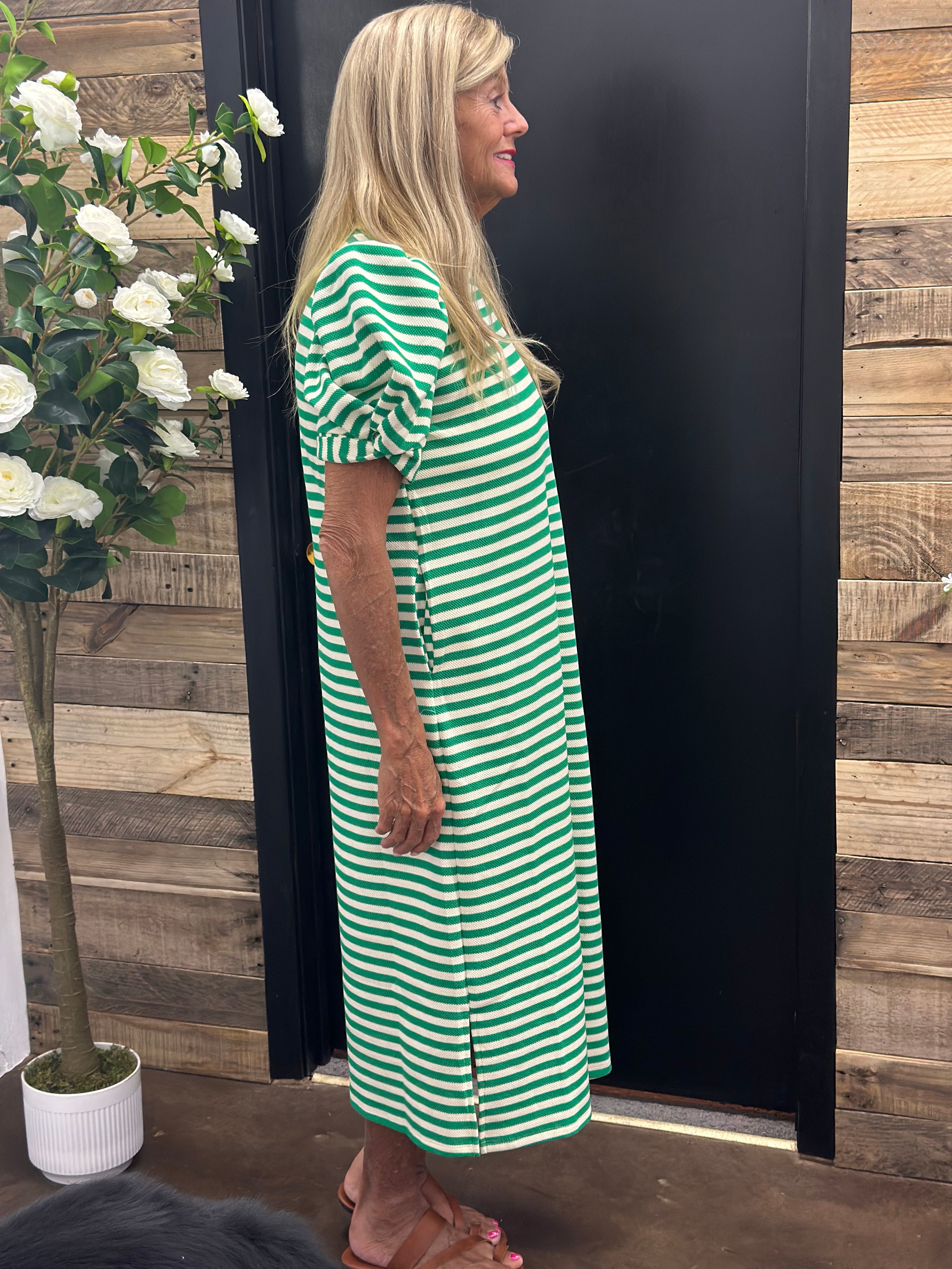 Glam Round Neck Puff Short Sleeve Midi Dress with Side Pockets