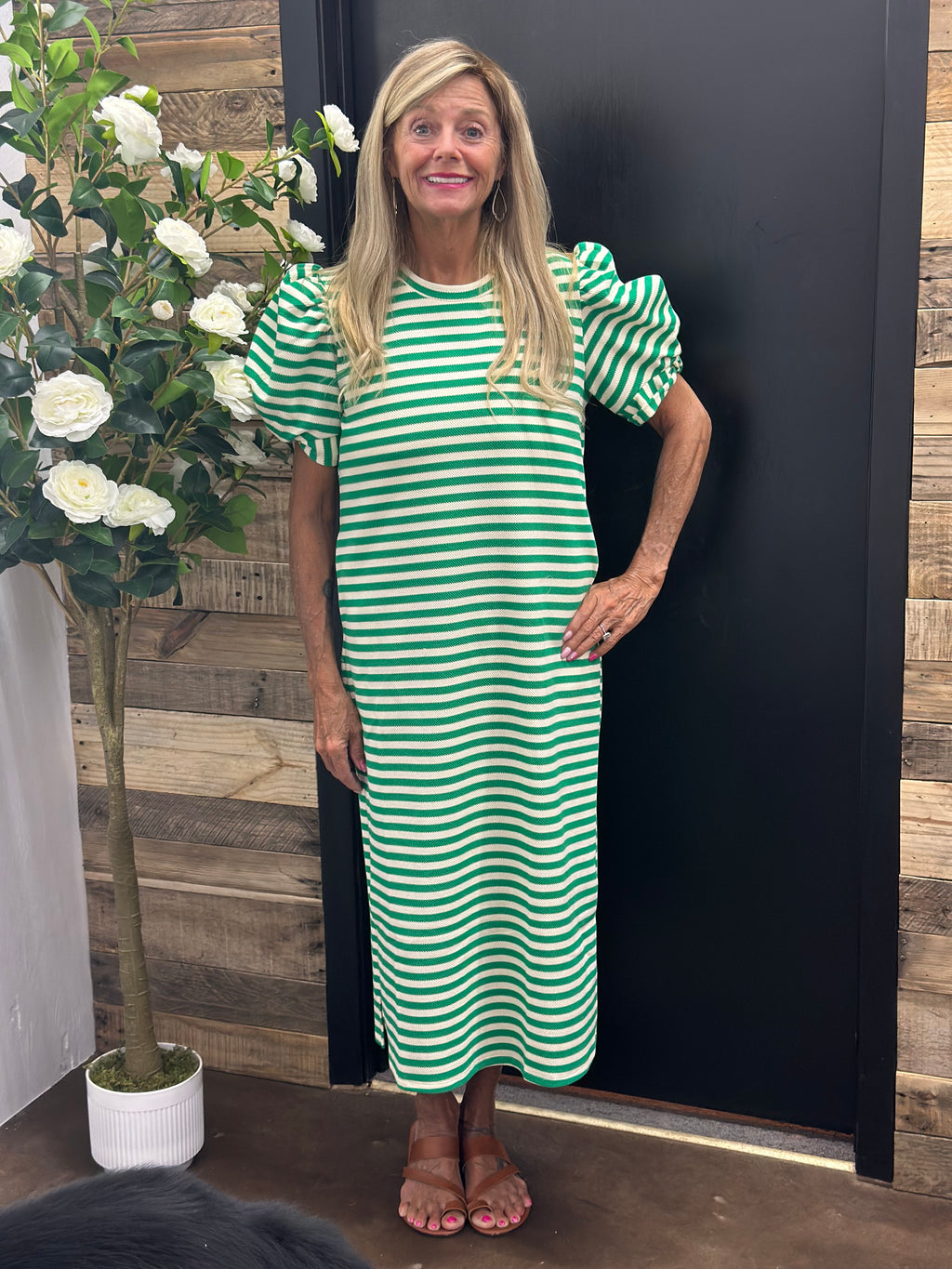 Glam Round Neck Puff Short Sleeve Midi Dress with Side Pockets